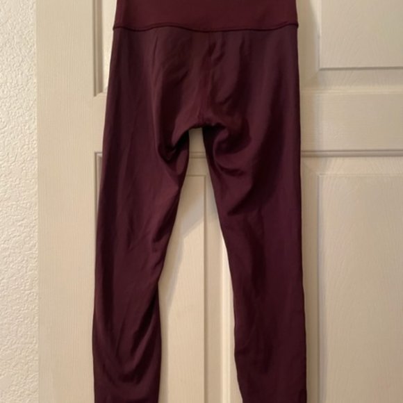 Lululemon Athletica Workout Yoga Pants Size 2 Plum Buttery Soft Fabric - Picture 2 of 4